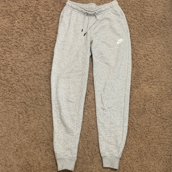 SOLD !!! Women’s Nike Sweats Size X-Small - Picture 1 of 3